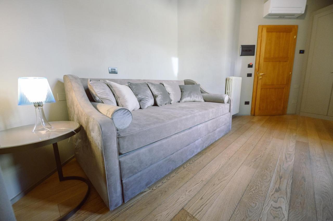 Palazzo Froussard B&B And Living Lucca Exterior foto
